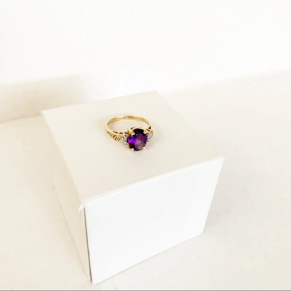 Authentic oval Amethyst and Diamonds Ring 14K gold Size 6 - Picture 1 of 11